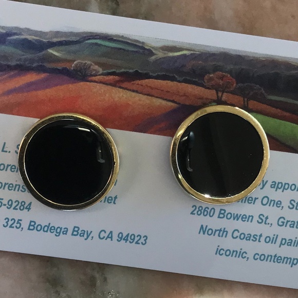 Whiting Davis Vintage Classic Gold Tone W/Onyx Setting Clip  Vintage earrings, onyx in gold-tone settings